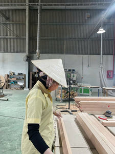 Balaustres de Madera Personalizados, Piezas de Escalera de Madera de Caucho para Interiores y Exteriores, Materiales para Diseño de Escaleras de Hotel - Product Image 3