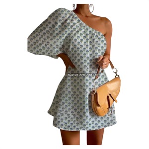 Vestido transpirable de manga abullonada con un solo hombro y estampado a mano, sexy y de ajuste regular, para mujer, estilo europeo-americano transfronterizo. - Product Image 4