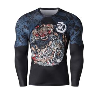 Rashguard MMA à manches longues personnalisé de qualité supérieure pour hommes, vêtement de compression élégant pour l'entraînement en salle de sport en hiver - FTI-RG-004 - Product Image 6