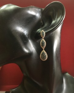 Pendientes Colgantes de Diamantes Naturales Azules y Blancos de Corte Redondo de 2.09 Quilates con Plata de Ley 925 para Mujer - Product Image 6