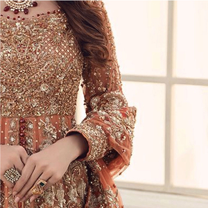 Robe de mariée pakistanaise longue, grande taille, dos illusion, style lehenga, pour le jour du mariage, en gros - Product Image 6