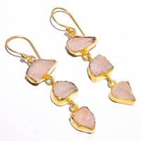 Boucles d'oreilles pendantes plaquées or 18 carats en laiton avec pierre de naissance naturelle brute sertie clos, style bohème, bijoux tendance pour femme au Royaume-Uni