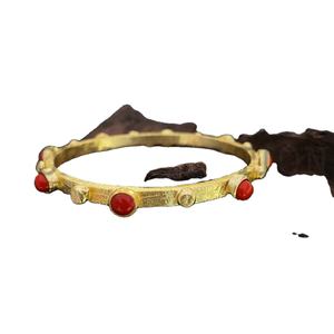 Pulsera de piedras preciosas punteadas de diseñador hecha a mano chapada en oro, joyería de moda, brazalete de diseño chapado en oro, brazaletes para mujer - Product Image 2