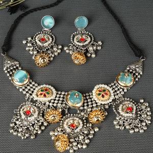 Collar Bohemio de Dos Tonos Plata y Oro con Latkan Ghungroo Pesado, Perlas y Piedras Monalisa para Mujer, Compromiso, Boda, Amantes - Product Image 3