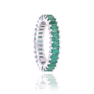 แหวนมรกตทองคำขาว 18K, แหวนมรกตธรรมชาติแบบ Eternity Band, แหวนแต่งงานมรกตทรงบาแกตต์, เครื่องประดับอัญมณีชั้นดี - Product Image 4