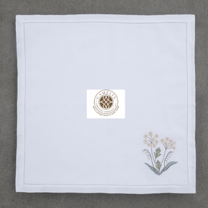 Linge naturel avec broderie d'aubépine, doux mais résistant, apportant une touche botanique délicate et élégante aux tables - Product Image 3