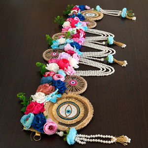 Guirlande décorative murale ou toran de porte, faite main, à motif floral, avec perles et œil porte-bonheur, et pampille en jute avec médaillon, pour la décoration intérieure - Product Image 1