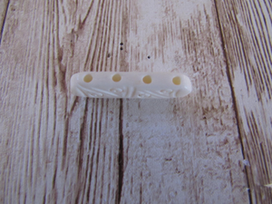 Cuentas espaciadoras de dientes de alce de hueso blanco natural hechas a mano y personalizadas para diseñadores de joyas y reventa en tiendas de abalorios - Product Image 2