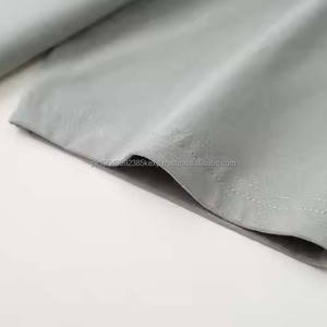 T-shirt de sport personnalisé pour homme, de haute qualité, col rond uni et manches courtes, impression sérigraphique sur tissu tricoté - Product Image 2