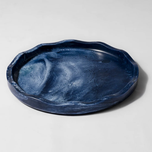 Bandeja de Resina, Pieza Decorativa Premium para Servir Bebidas y Mejorar los Espacios Contemporáneos - Product Image 1