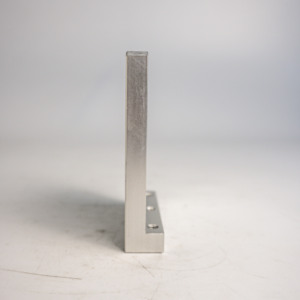Blocs de quincaillerie usinés CNC sur mesure en aluminium et acier inoxydable AMT VINA pour les industries automobile et médicale - Fabricant OEM/ODM Vietnamien - Product Image 2