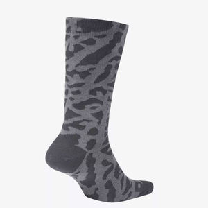 Custom Striped High Crew <b>Socks</b> Men's Anti-Slip Ankle Compression Breathable Knitted Winter Yoga & Basketball Comfortable <b>Socks</b> - Product Image 3