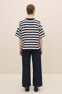 Fournisseur OEM de t-shirts boxy personnalisés pour femmes, coupe ample et décontractée, tissu doux, idéal pour les marques de mode ou les boutiques - Product Image 4