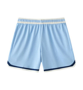 Shorts de basketball pour hommes style streetwear, séchage rapide, en polyester, avec logo personnalisé, bord droit, en maille - Product Image 4