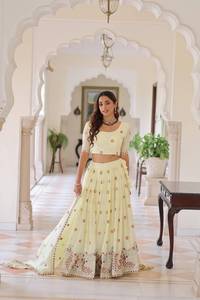 Lehenga Choli con Bordado Color Marfil para Mujer, Traje Étnico Tradicional Indio con Dupatta, Colección para Bodas y Festivales - Product Image 4