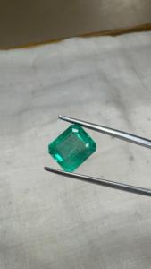 Émeraude naturelle zambienne de 3,19 carats, taille octogonale, pierre précieuse non montée |   Pierre précieuse verte authentique pour la vente en gros de bijoux fins - Product Image 4