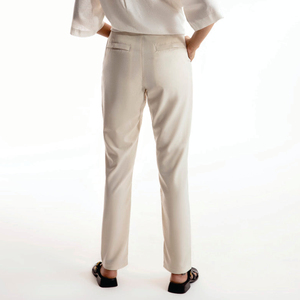 Pantalones de Pierna Recta Color Crema para Mujer, Cintura Media, Cierre de Botones, Corte Regular, Largos, de Algodón, Estilo Minimalista de Verano, Logotipo en la Pierna Derecha - Product Image 2
