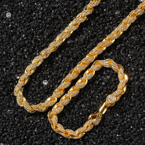 Collar de Cadena Figaro de Lujo en Plata 925 con Moissanita, Bañado en Oro Rosa, Unisex, para Uso Diario, Compromiso, Corte Baguette, Engaste en Canal - Product Image 5