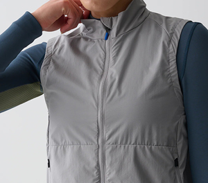 Gilet de cyclisme sans manches léger et personnalisé Sprint Sports, gris, avec poches zippées, ourlet réglable, tissu respirant pour femmes, 220g - Product Image 6
