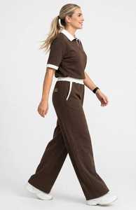 Conjunto Deportivo OneTen Apparel para Mujer, Color Marrón con Bloques de Color, Manga Corta, Cuello Polo, Pantalones Largos - Product Image 6