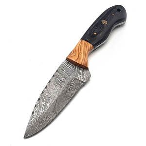 Cuchillo de caza de acero de Damasco con mango de madera negra y de olivo y hoja con diseño para camping y uso al aire libre. - Product Image 6