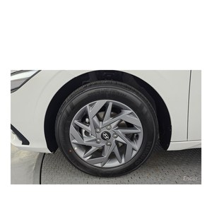 Hyundai Avante Moderne 2025 avec 3 769 km, conduite à gauche, sièges en cuir, caméra de recul - Product Image 5