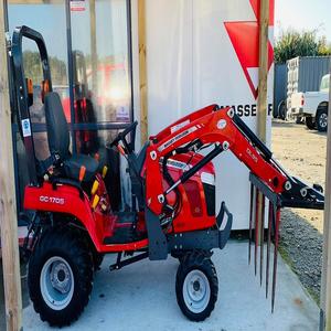 Compre el Mini Tractor de Ruedas GC1705 Massey Ferguson de 48 HP - 23 HP con Cargador Frontal e Implementos Suministrados por Proveedores - Product Image 3