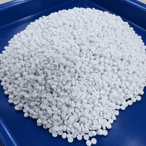 Meilleur prix, produit phare : Granulés de carbonate de calcium (masterbatch) en forme de remplissage, couleur blanc naturel, matière première pour bidons. - Product Image 1