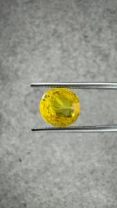 Saphir Jaune Naturel de Bangkok Jai Narayan Gems 4.00 Ct, Coupe Ovale, Pierre Précieuse Libre, Effet de Couleur/Feu, Certifié par un Tier pour Bague - Product Image 3