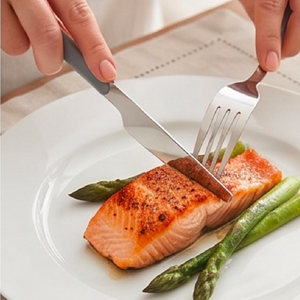 <b>Grey</b> Resin Handle Cutlery <b>Set</b> With Multi Purpose Design For <b>Dining</b> Kitchen Party Restaurant And Modern <b>Table</b> Accessories - Product Image 5