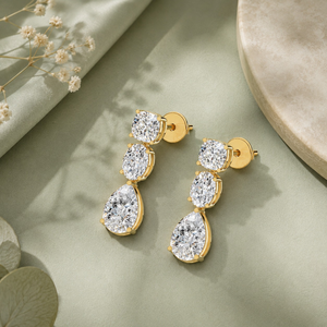 Pendientes colgantes de plata de ley 925 con tres piedras brillantes y corte cojín |   Diamantes Ovalados de Corte Pera Cultivados en Laboratorio, Circonia Cúbica, Certificados por IGI - Product Image 4