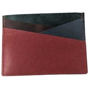 Tarjetero de Cuero Rojo de Alta Calidad, Estilo Casual, Moderno y Portátil, con Logotipo Personalizado, Ideal para Uso Diario - Product Image 2