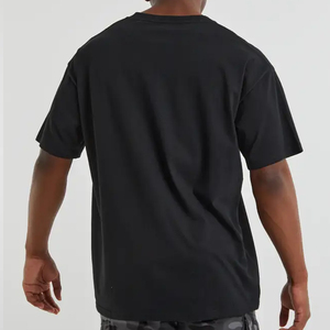 เสื้อยืดคอกลมแขนสั้นสีดำล้วนทรงโอเวอร์ไซส์สำหรับผู้ชาย เนื้อผ้าเจอร์ซีย์ฝ้าย 100% ระบายอากาศได้ดี สวมใส่สบายๆ - Product Image 4