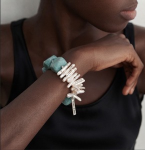 Pulsera artesanal de plata chapada con amazonita y perlas Biwa, diseño sin fin - Product Image 2