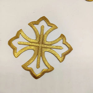 Nouvelle Broderie Dorée de Haute Qualité, Badge Croix d'Église Fait Main, Patch Brodé en Forme de Croix, Décoration Religieuse à Coudre sur Vêtement, Conception Personnalisée - Product Image 4