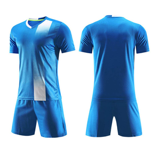 Venta al Por Mayor de Conjuntos de Camisetas de Fútbol Sublimables Personalizadas, 100% Poliéster, Secado Rápido, Cuello en V, Unisex, Manga Corta, Uniforme Azul a Rayas - Product Image 1