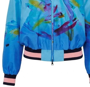 Veste pour femmes High Street Fashion Baseball Letterman Satin Varsity personnalisée imprimée directement à l'usine Prix bon marché Veste décontractée pour femmes - Product Image 4