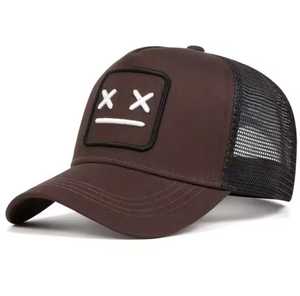 Casquette Trucker en Maille avec Patch X sur le Devant, Respirante et Ajustable, Style Urbain Décontracté pour Adultes Printemps-Été - Product Image 1