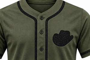 Camiseta de Béisbol Personalizada para Hombre en Verde Oliva, Manga Corta, con Botones, Ropa Deportiva, Adorno Brillante, Logotipo de Sombrero de Vaquero, Camiseta de Equipo - Product Image 4