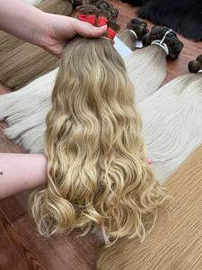 Precio de fábrica al por mayor Natural ondulado a granel Ombre Color Cabello 100% extensiones de cabello vietnamita de alta calidad listas para enviar - Product Image 5