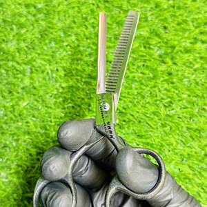 Ciseaux de coiffure professionnels en acier japonais, ultra-affûtés, ciseaux à effiler pour barbier, outils de coupe de cheveux personnalisés pour salon - Product Image 5