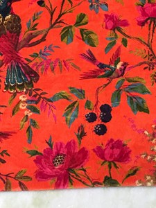 Tela de Terciopelo de Algodón Estampada a Mano: Estampado de Aves de Color Coral, Tela de Terciopelo de Algodón Estampada a Mano para Tapicería y Decoración - Product Image 3