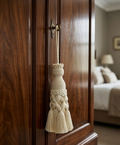 Tirador decorativo de algodón crema con flecos de borlas para puerta de armario - Product Image 1