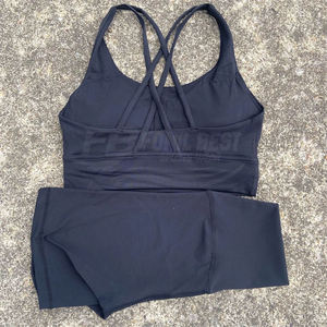 Conjunto Deportivo de Color Sólido, Leggings Cortos de Cintura Alta, Sujetador Deportivo Cruzado, Conjunto Corto para Gimnasio, Yoga, Diseño Personalizado OEM para Mujer - Product Image 3