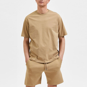 Ensemble T-shirt et short respirant pour homme avec logo personnalisé, séchage rapide, streetwear de haute qualité - Product Image 3
