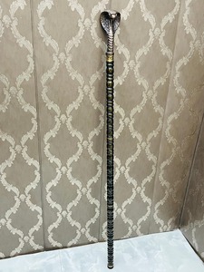 Bastón con Cabeza de Cobra Tallada a Mano en Latón y Madera de Haya |   Bastón de Serpiente de Arte Popular Original - Product Image 2