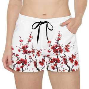 Shorts blancs à imprimé floral pour femmes avec motif de fleurs de prunier rouges, taille élastique, coupe régulière, style décontracté, respirant, tricoté - Product Image 1