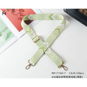 Bolso de Tela Verde Claro con Diseño de Flecha, Accesorio para Mujer, Asa de 4 cm, 71563-7 - Product Image 1