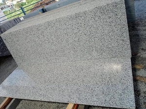 Dalle de granit poli grand format, durable, design moderne, pour application sur comptoirs et sols. - Product Image 3