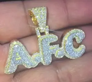 Pendentif personnalisé pour homme en moissanite véritable de 3 carats, coupe ronde, plaqué or jaune 14 carats - Product Image 4